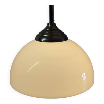Suspension Bauhaus en métal chromé et globe opaline - mid. XXeme