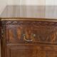 Commode Victorienne Tardive en Bois Dur Pieds Griffe et Boule