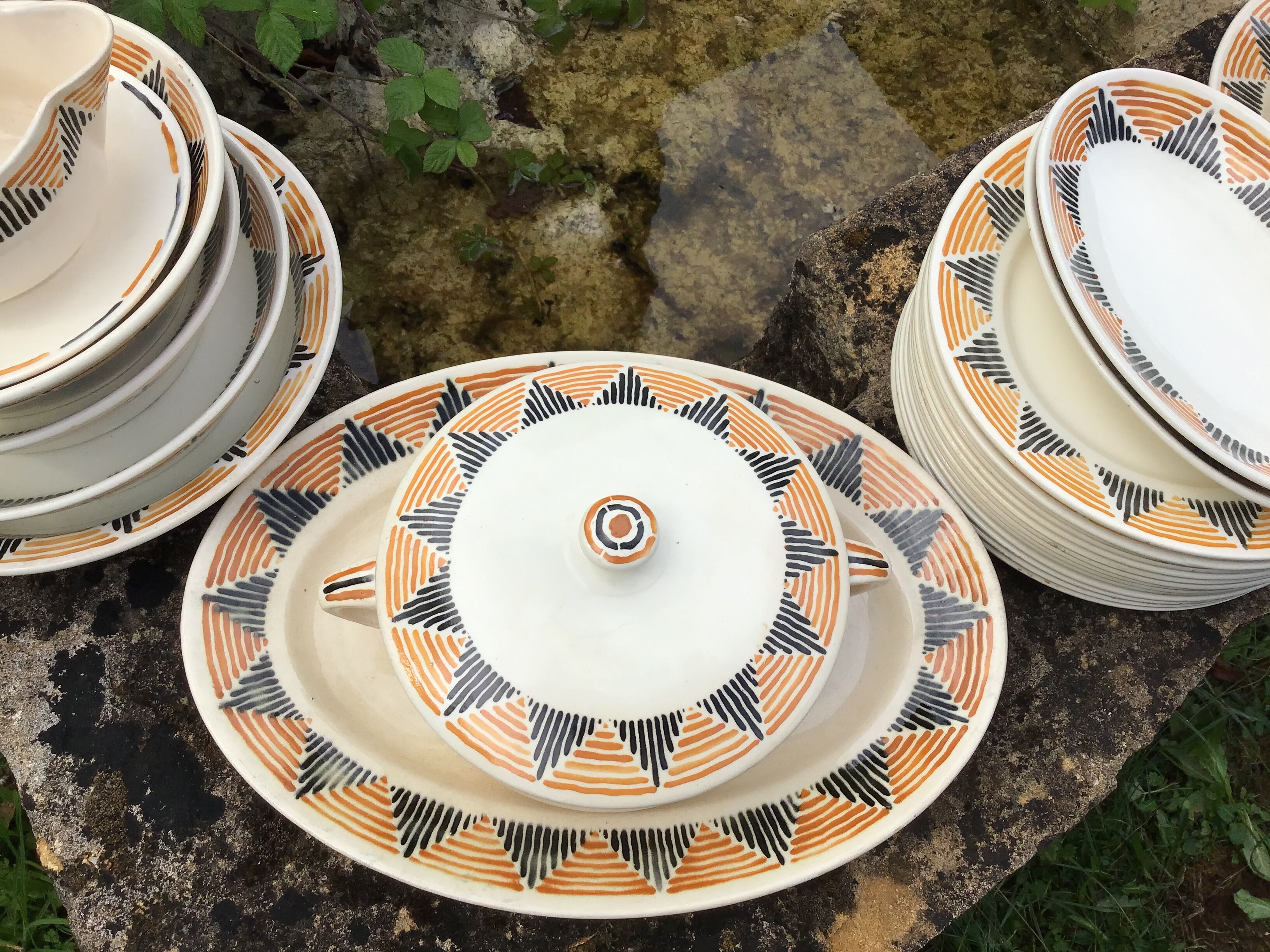 Table service faience badonviller décor etoile