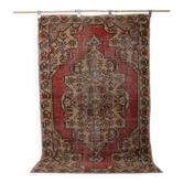 Vintage Turkish rug in beige and red with oriental design, 135 × 210 cm