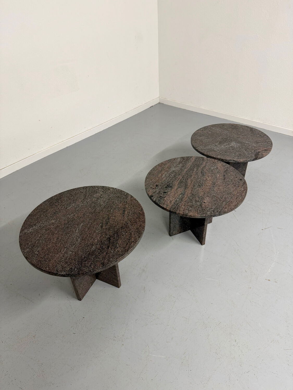 Vintage 1970s design round granite nesting coffee table with 3 elements.