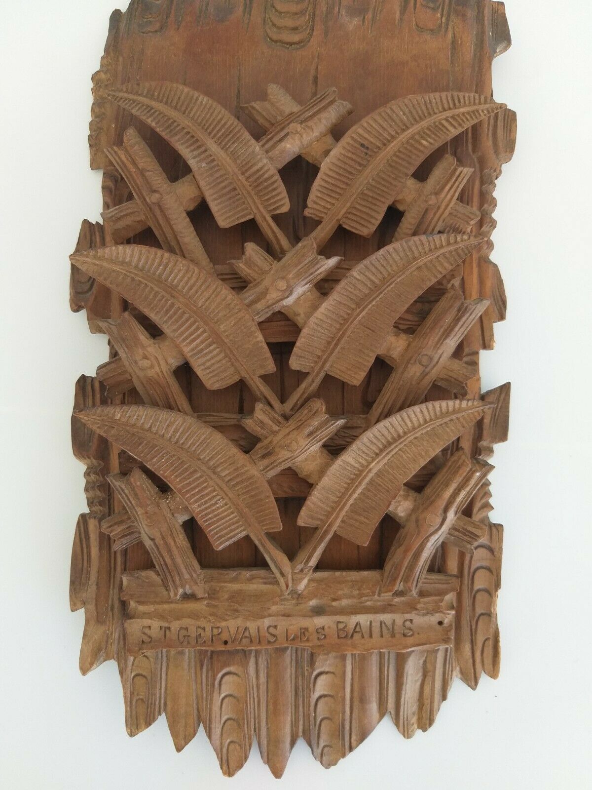 Porte courrier Saint Gervais les bains bois sculpte foret noire 1900