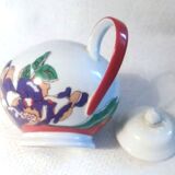 Porcelain pourer