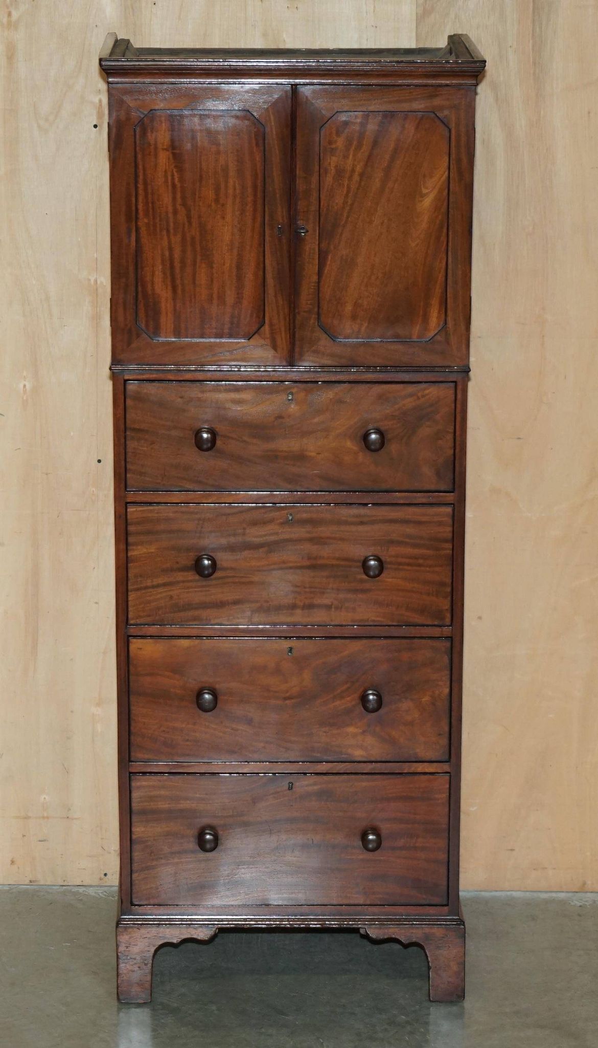 Paire de commodes hautes anciennes Castle Howard 1840 en bois dur