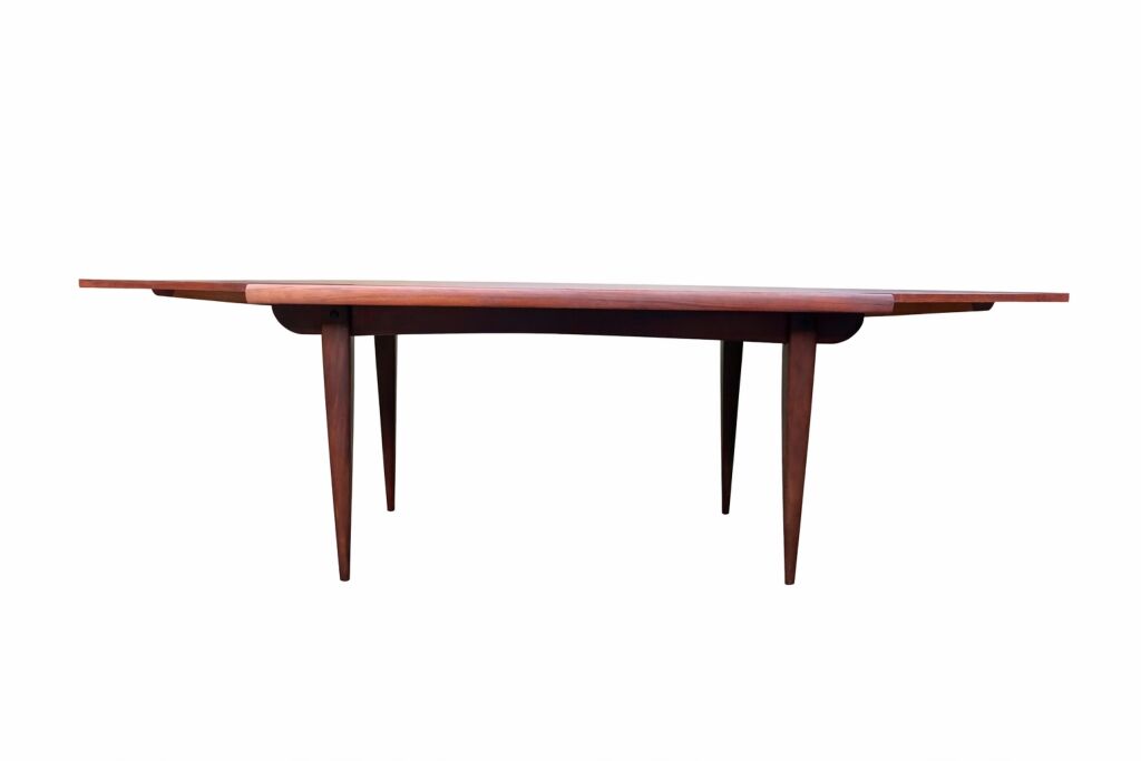 Vintage Scandinavian dining table from the 1960s, extendable, made of rosewood.