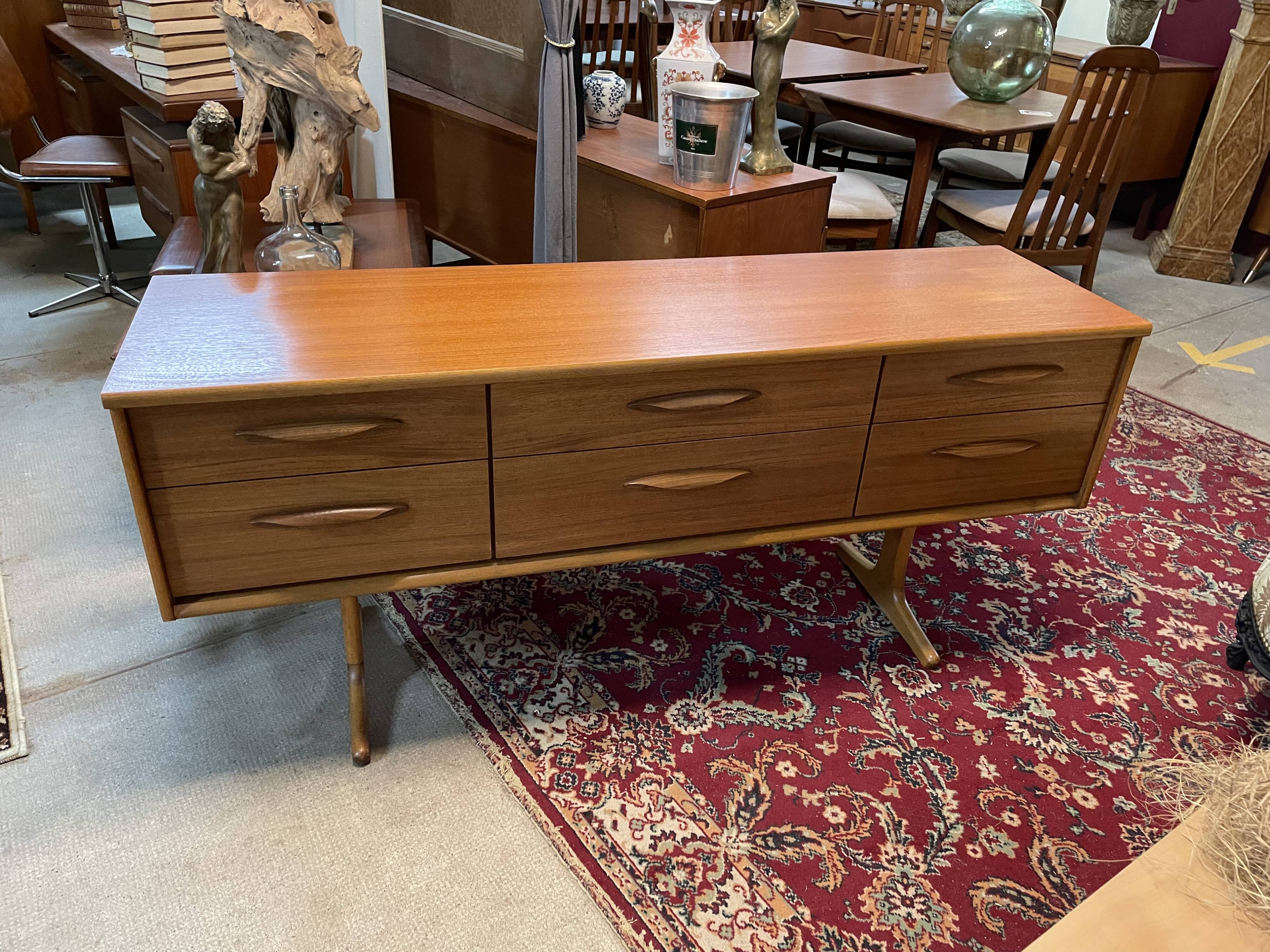 Vintage chest of drawers 6 drawers