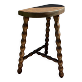 Tripod farm stool