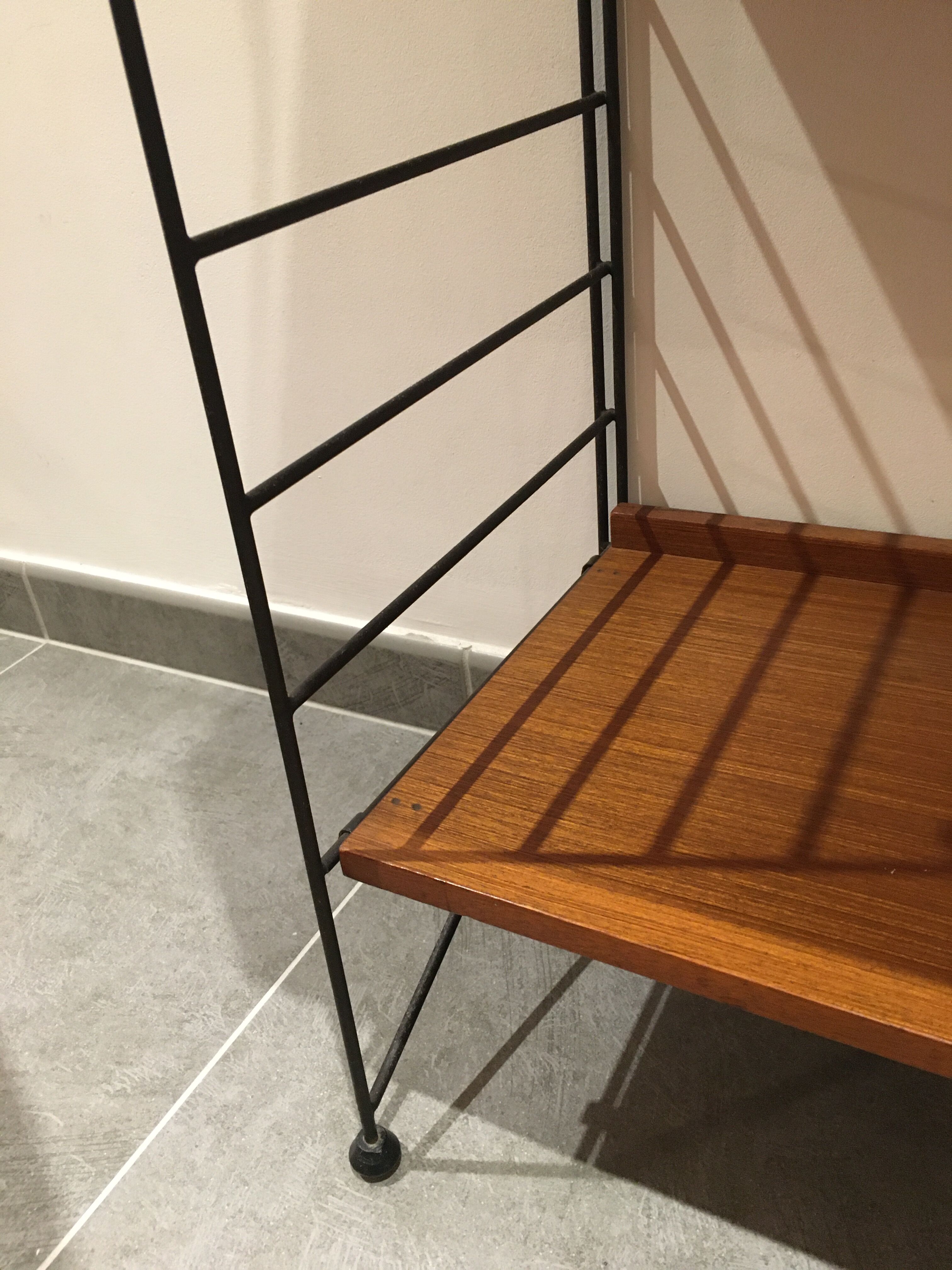 Vintage shelf system