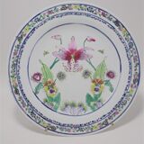 Set of 2 Chinese porcelain plates