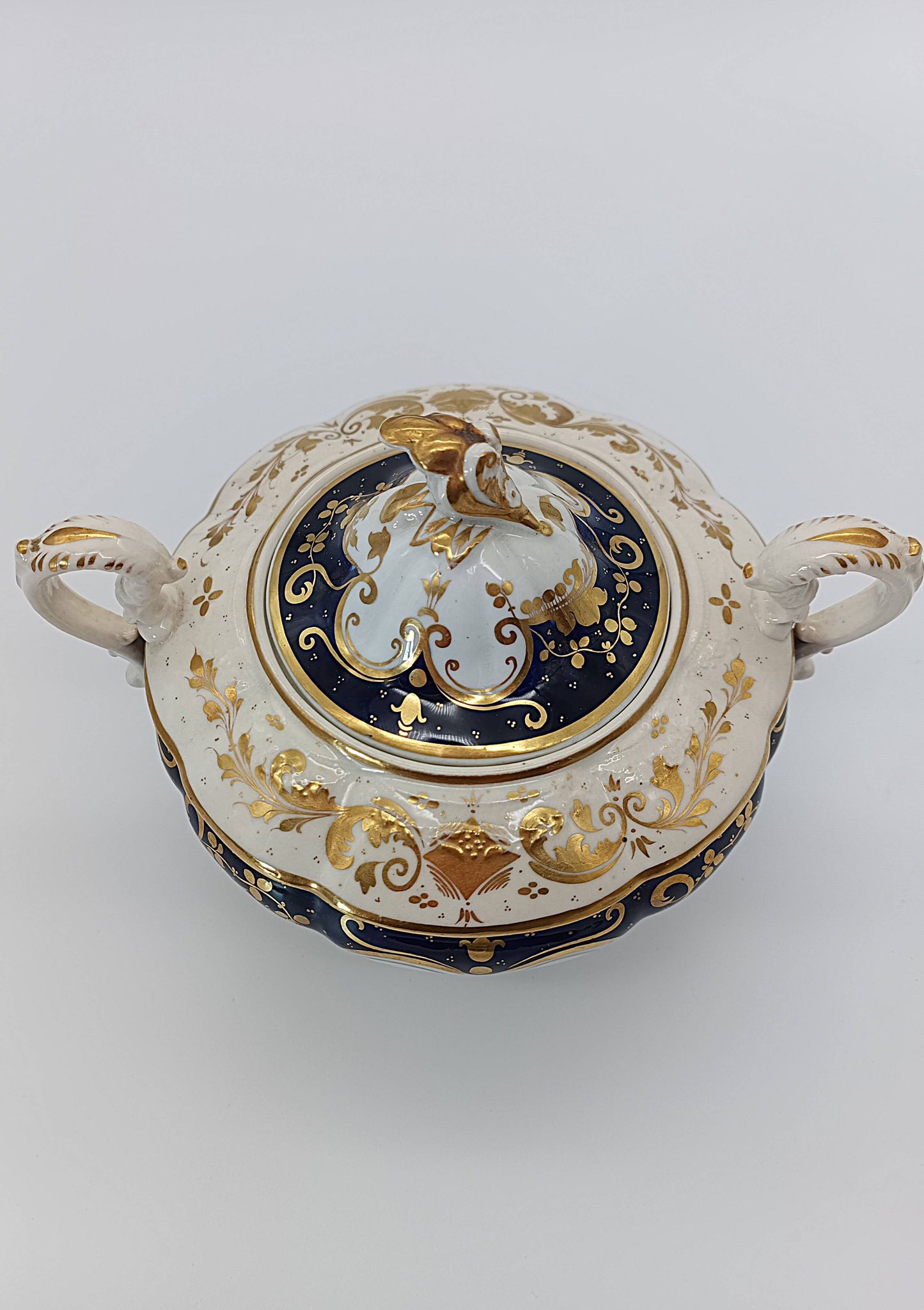 Antique porcelain sweet jar in gilded and cobalt blue, Napoleon III style.