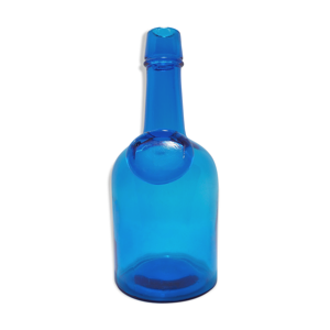 bouteille en verre bleu