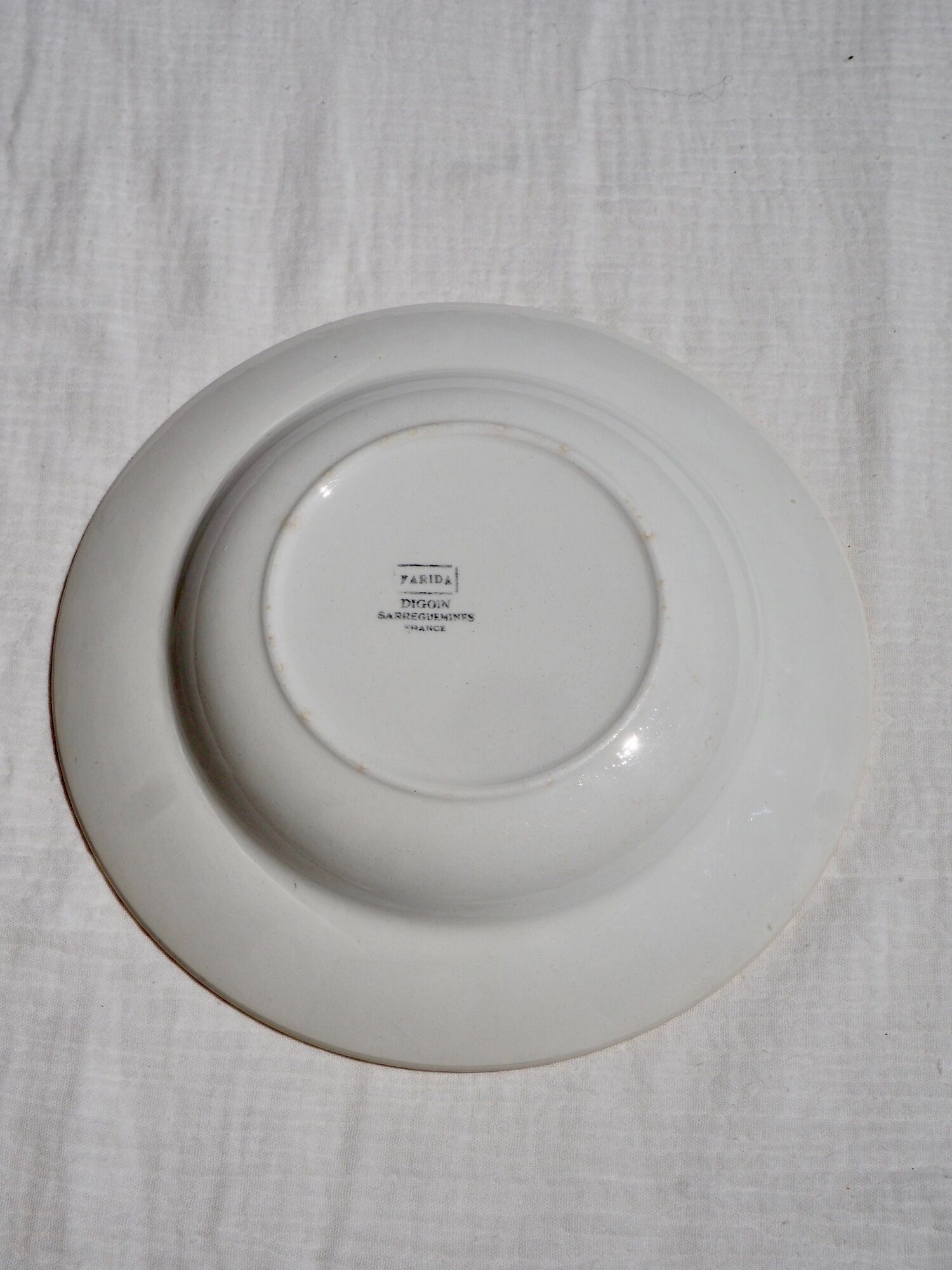 Set of 6 hollow plates Terre de Fer, model "Odette", Digoin Sarreguemines