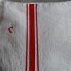 Ensemble de 4 torchons brodés anciens en lin, monogramme c