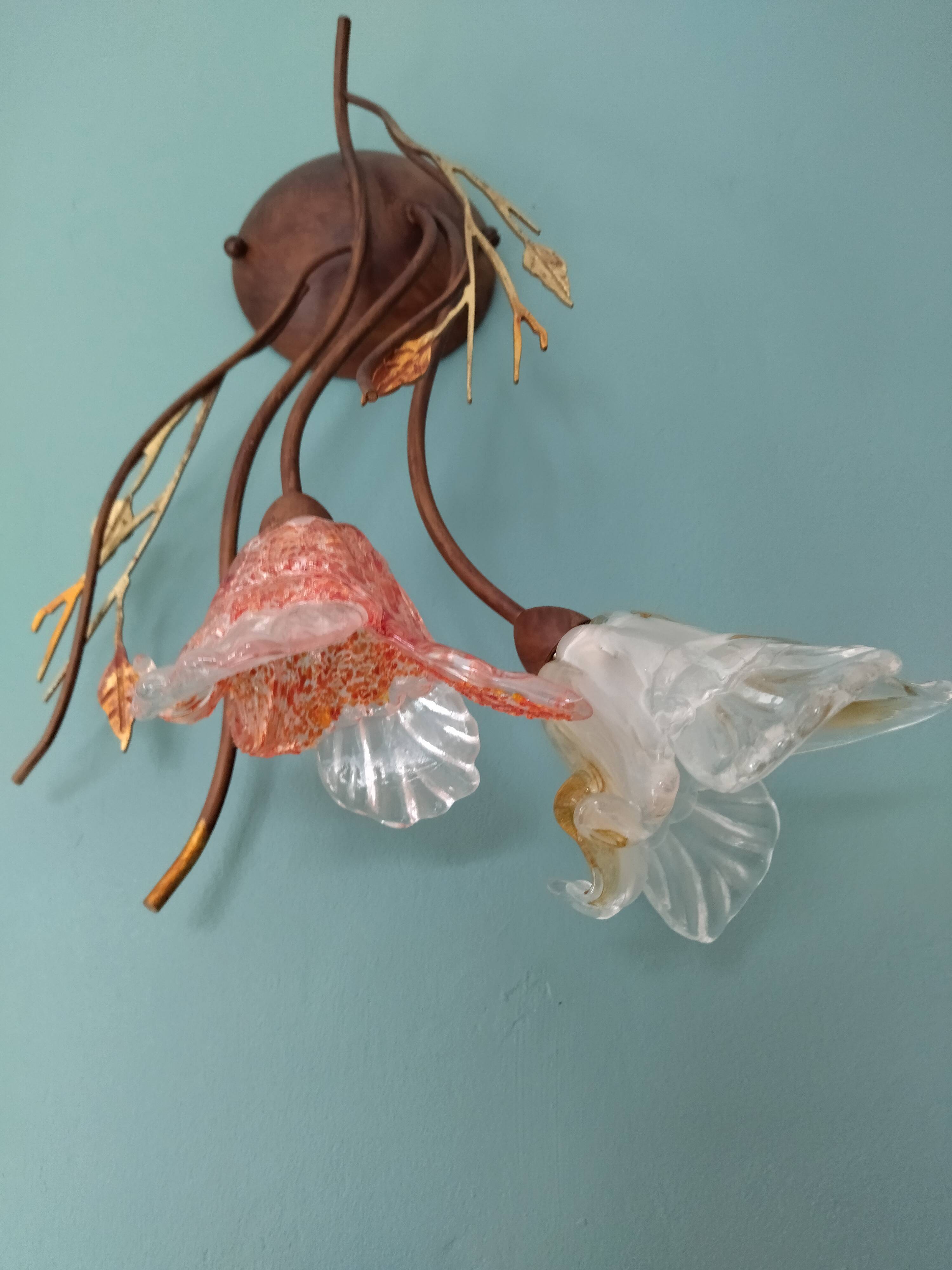 Applique italienne IDL en forme d'Iris en verre soufflé