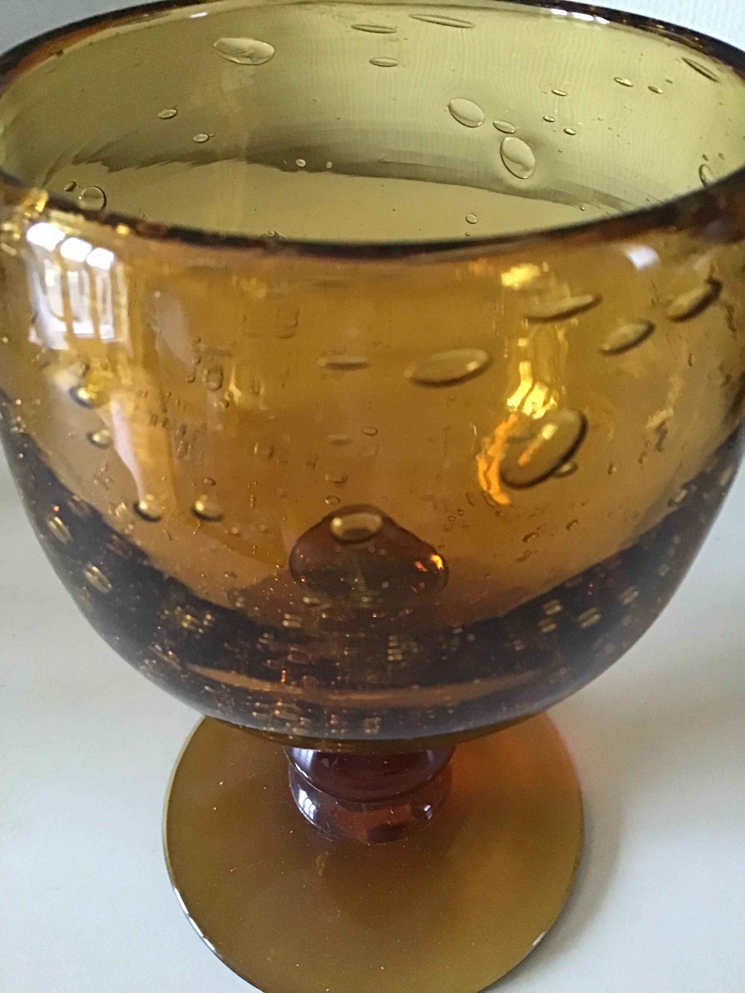 6 large vintage stemmed glasses (70 years) in blown bubble glass from the Biot amber glassworks