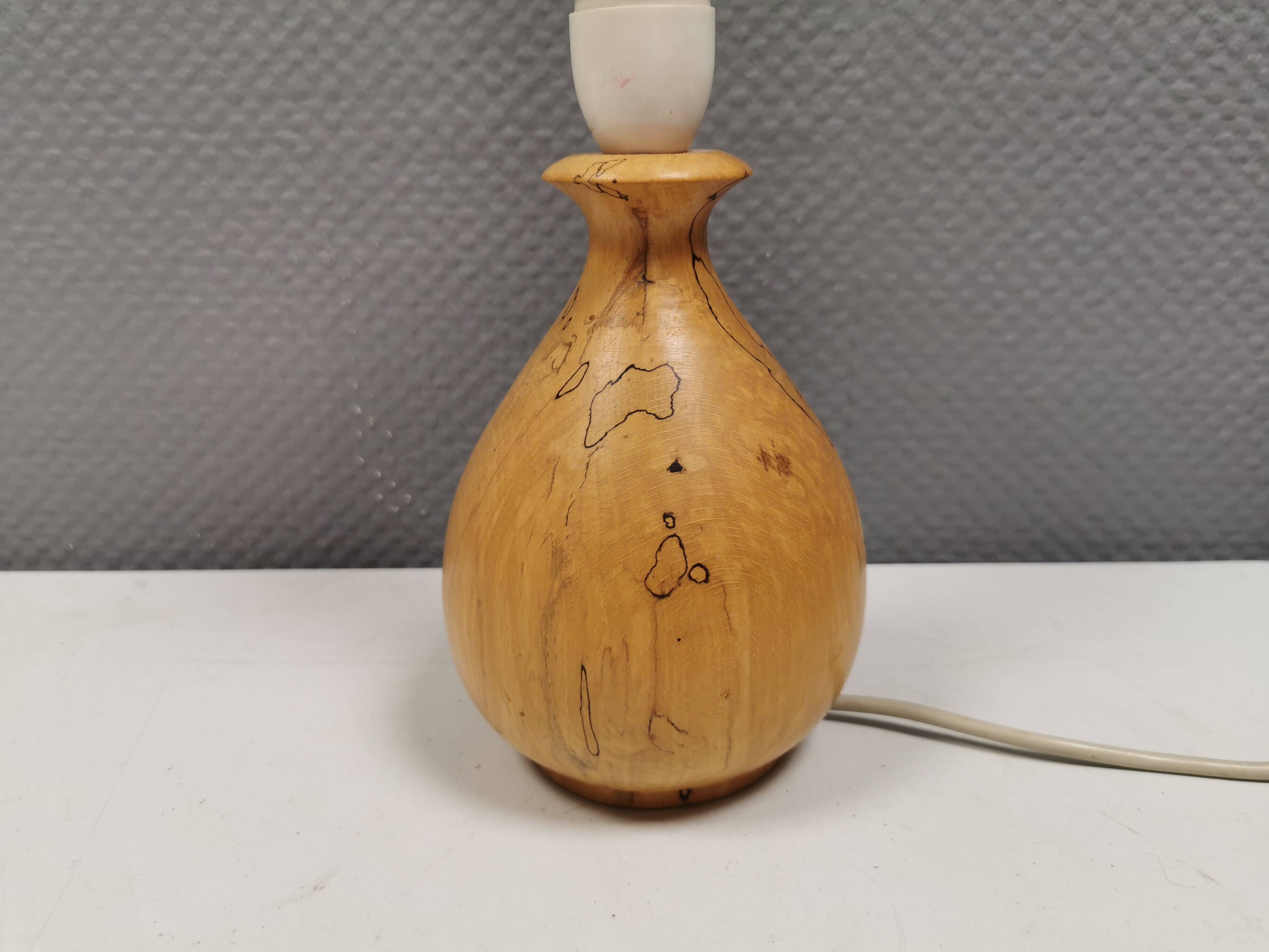 Danish lamp turned in pine wood with the most beautiful markings