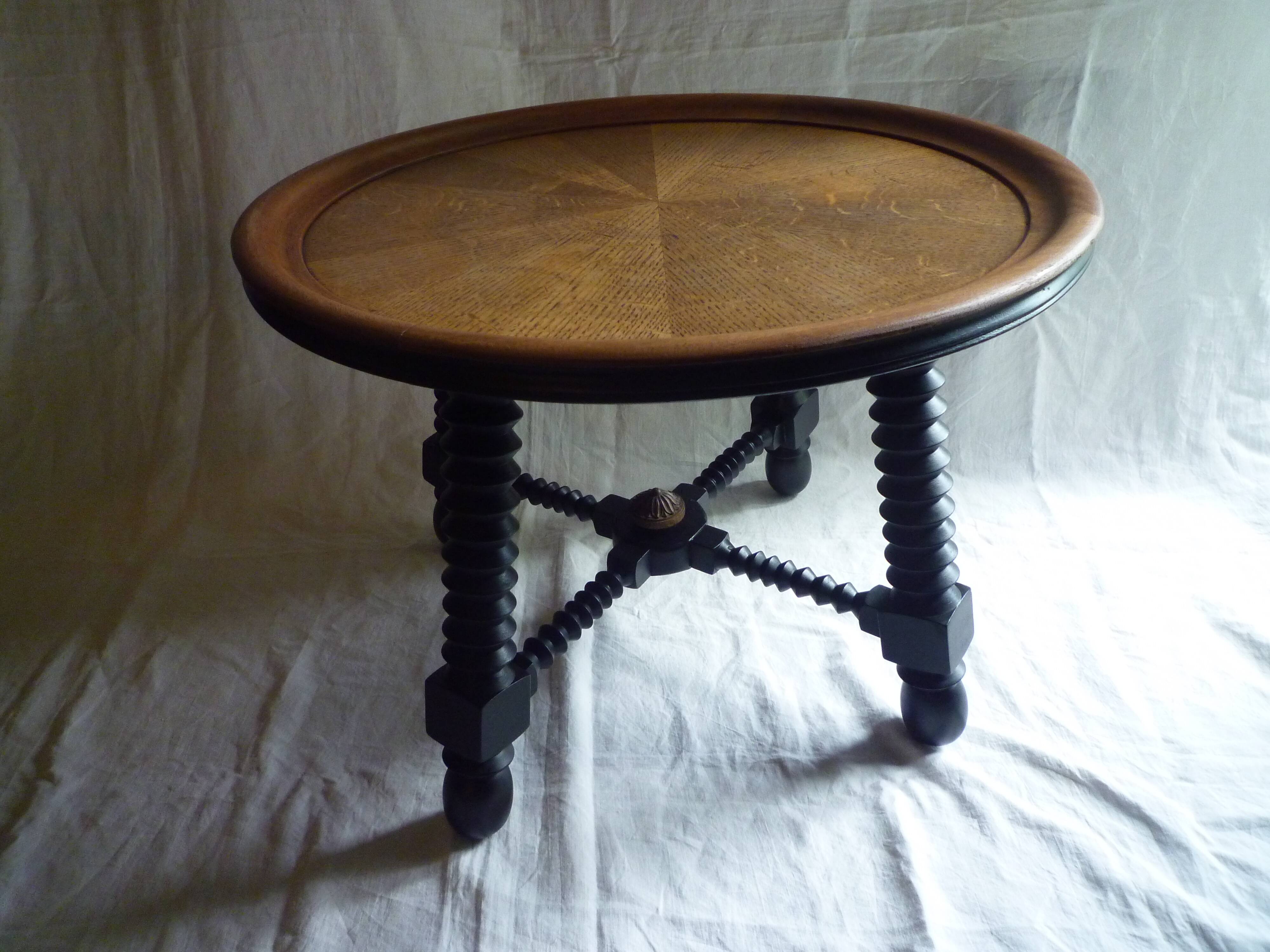 Vintage round coffee table