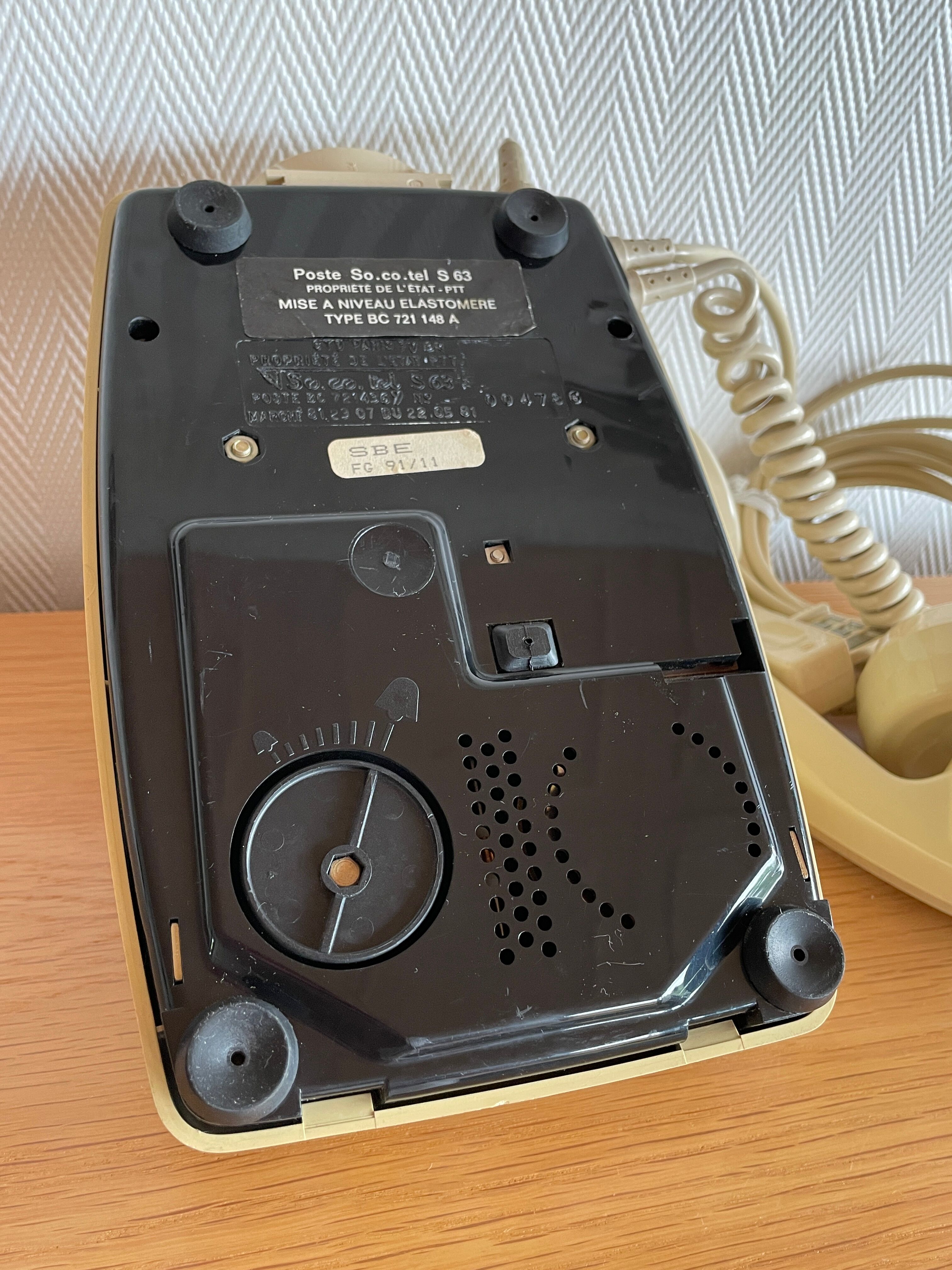 Socotel S63 phone with keys from the 80s