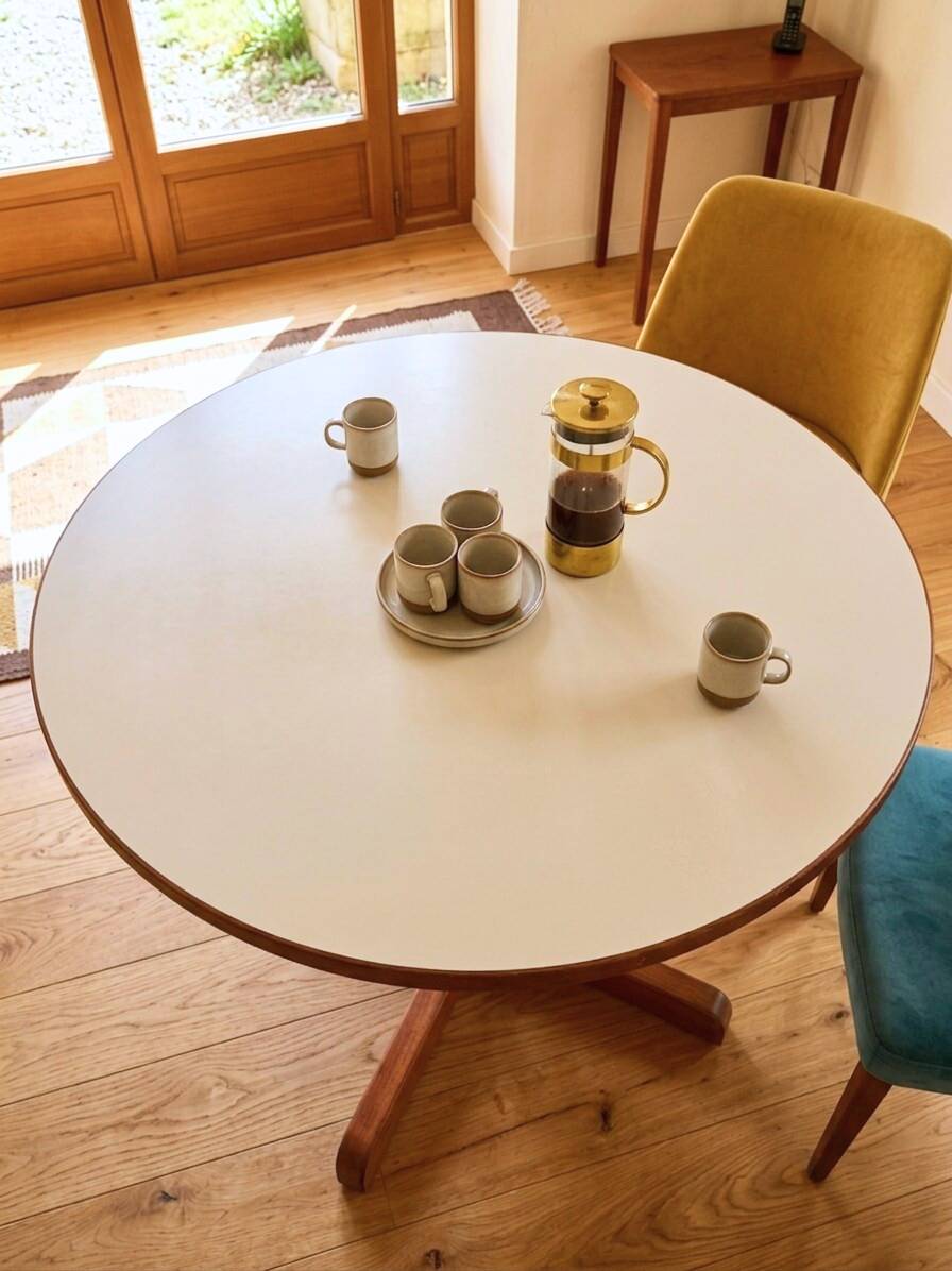 Scandinavian 1960s round table style
