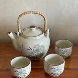 Asian-style teapot and cups