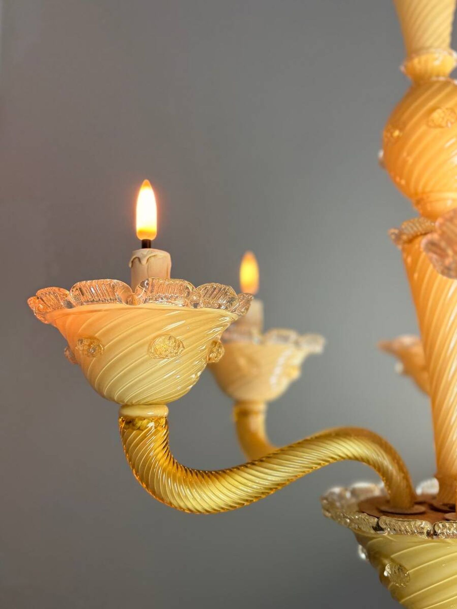 Lustre vénitien en verre de Murano jaune, vers 1950