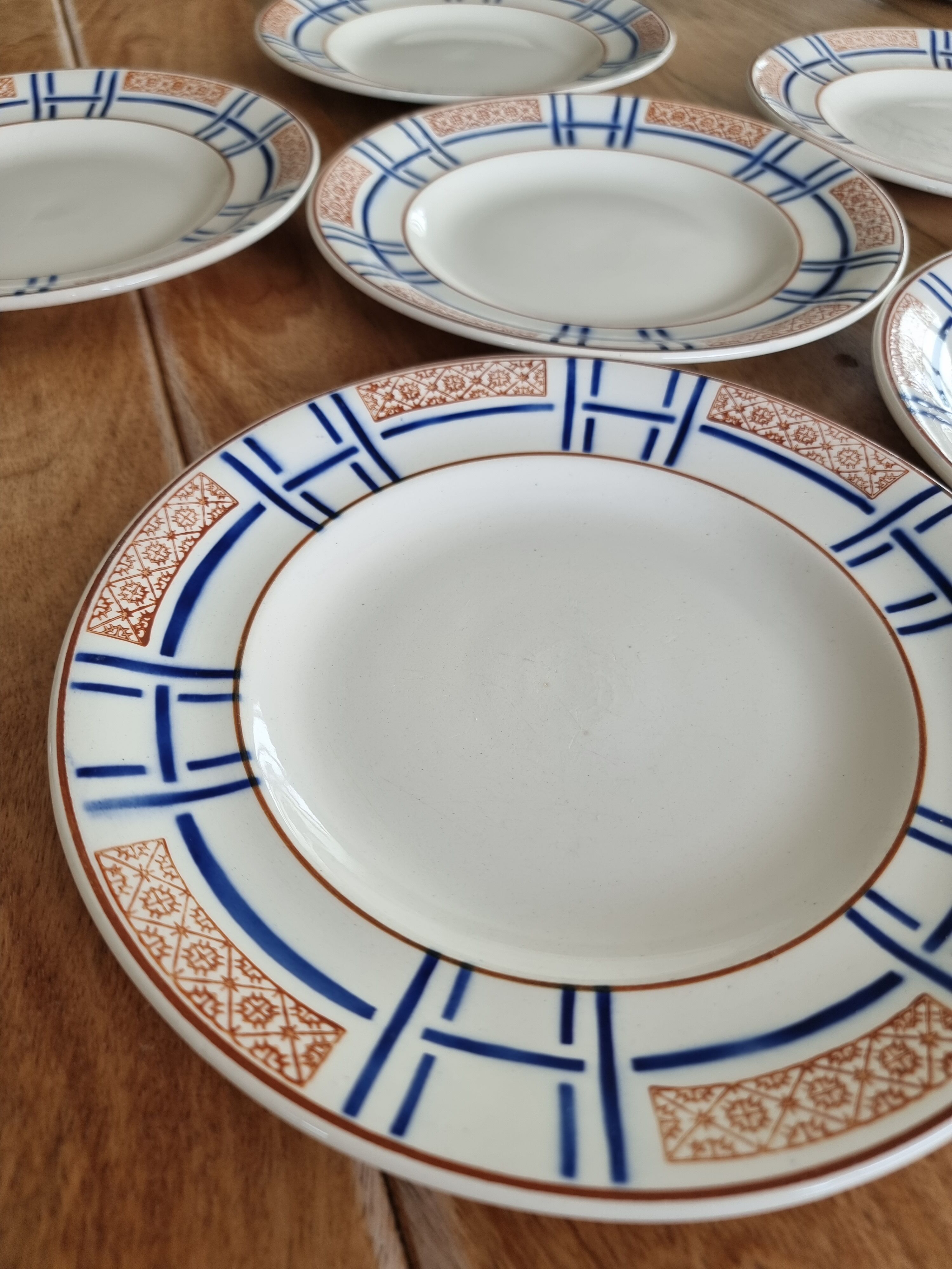 Set of 6 vintage longwy plates