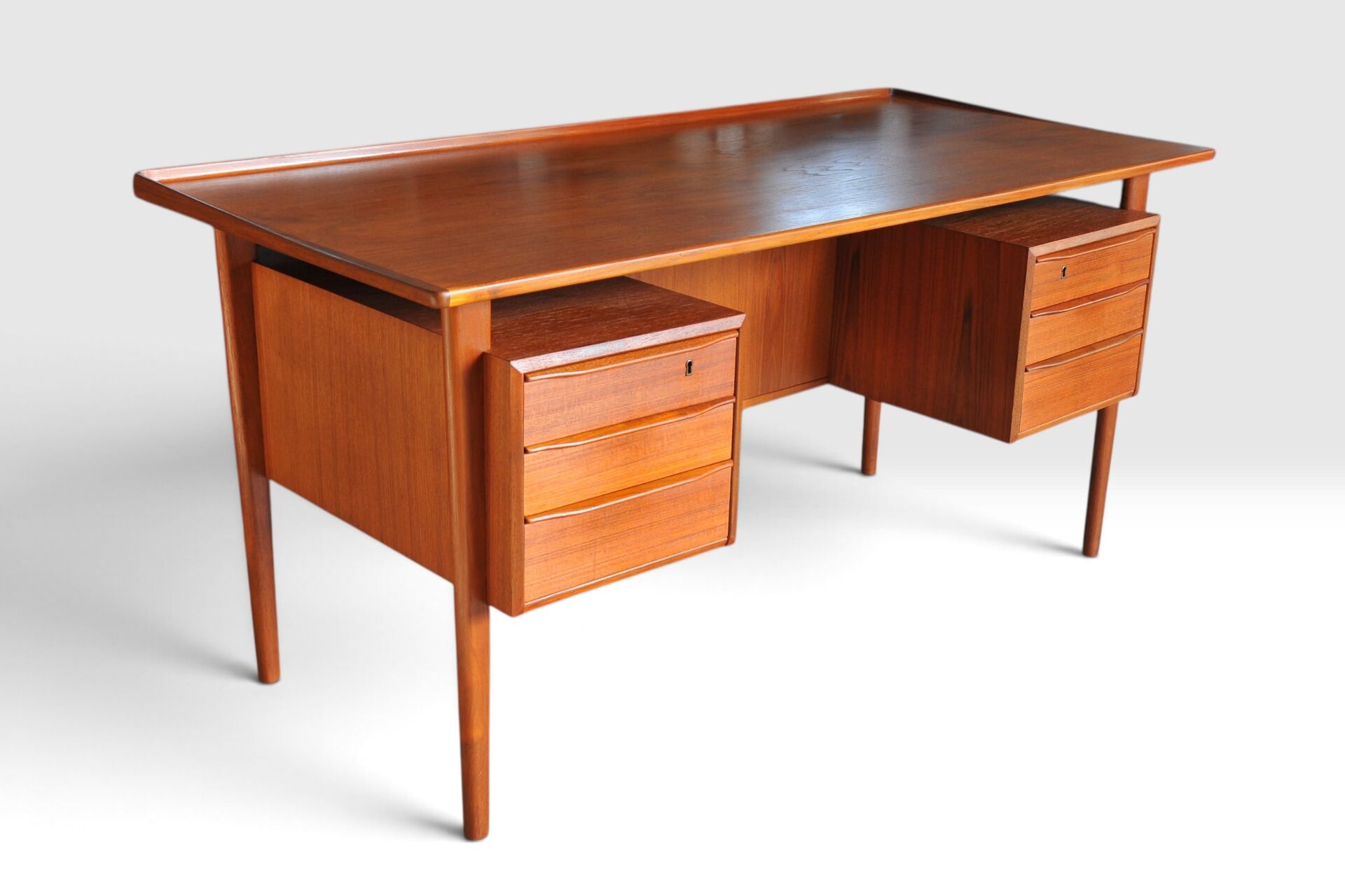 Peter Løvig desk in teak for Hedensted Møbelfabrik