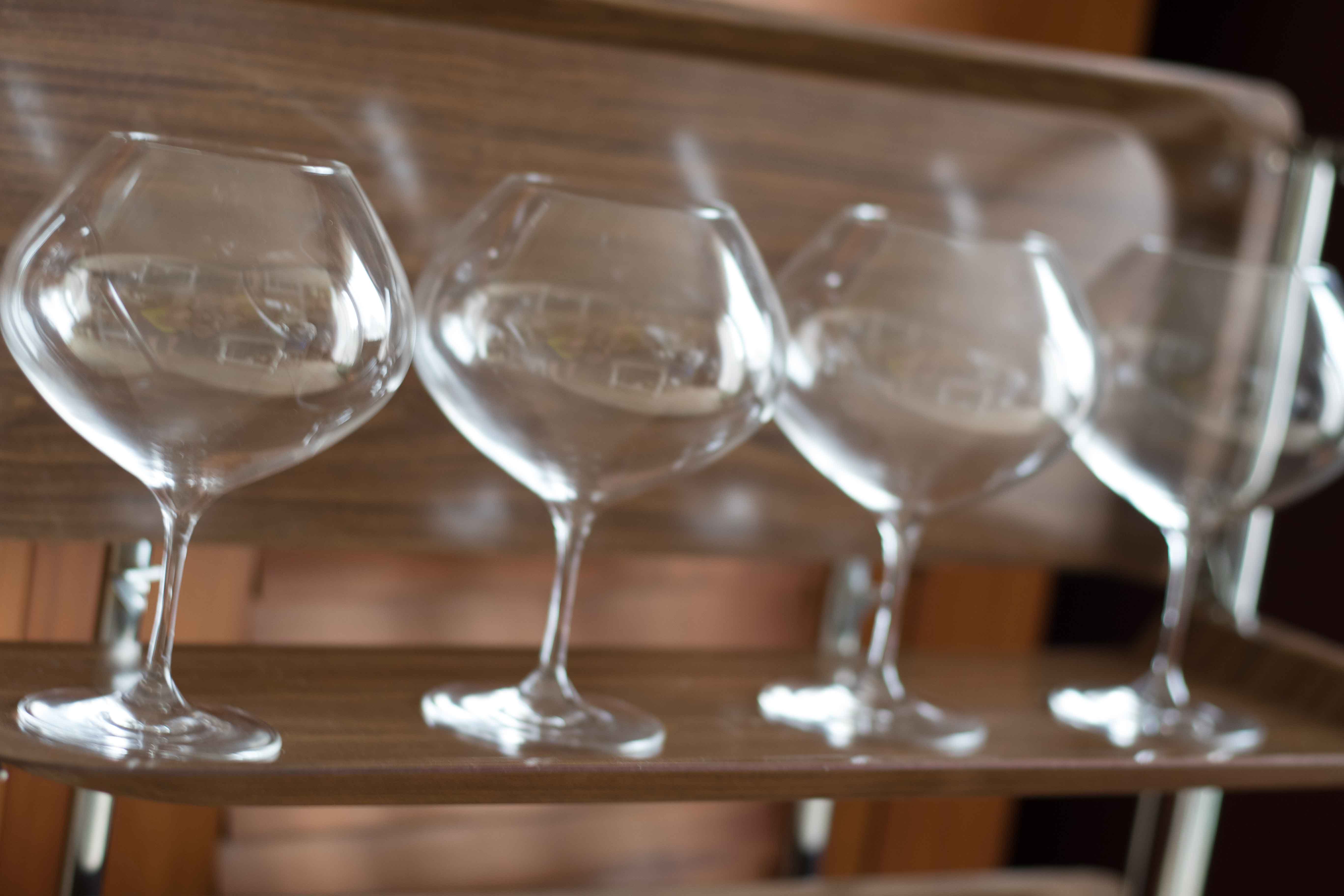 Lot of 4 feet for wine glasses