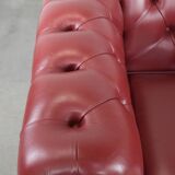 Amazing English cowhide Chesterfield armchair in a stunning red colour
