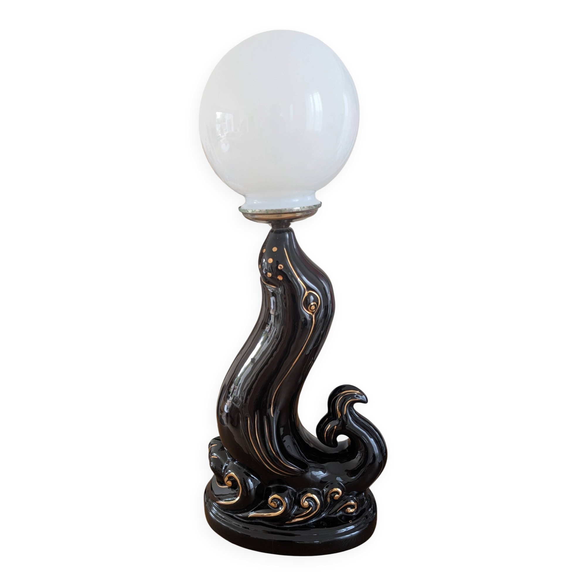 Seal globe lamp