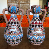 Paire de vases grecs en terre cuite émaillée