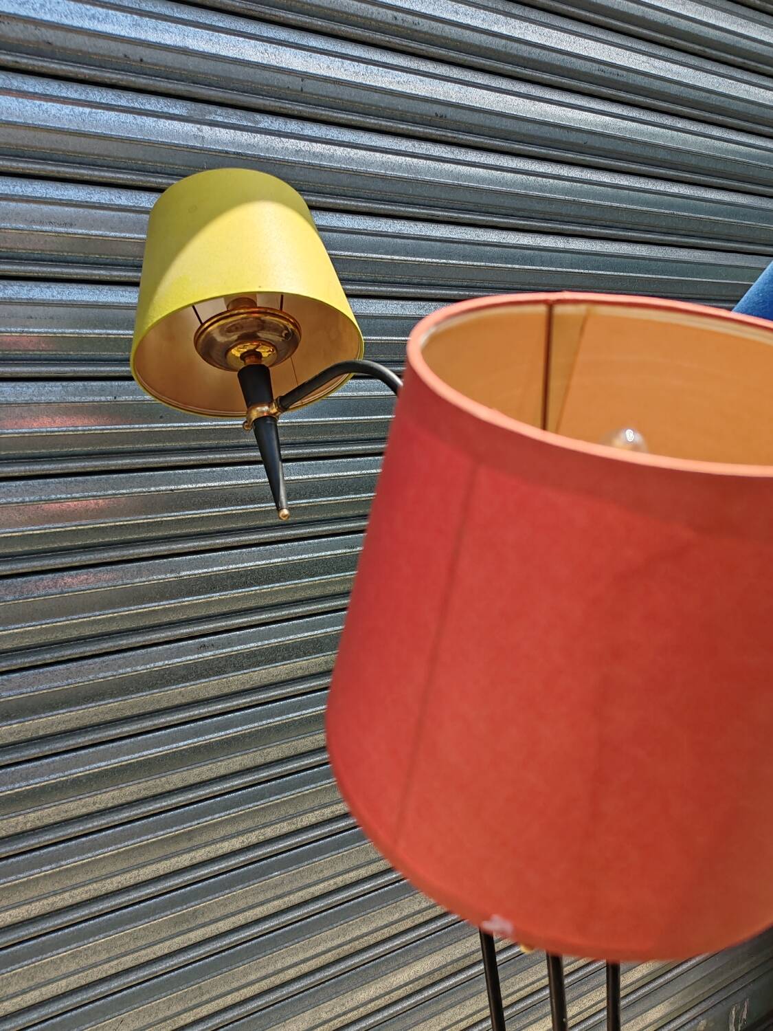 Lampadaire tripode, maison Lunel, années 50.