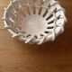 Grande coupe à fruits en faïence de Malicorne – 32 cm – Élégance intemporelle