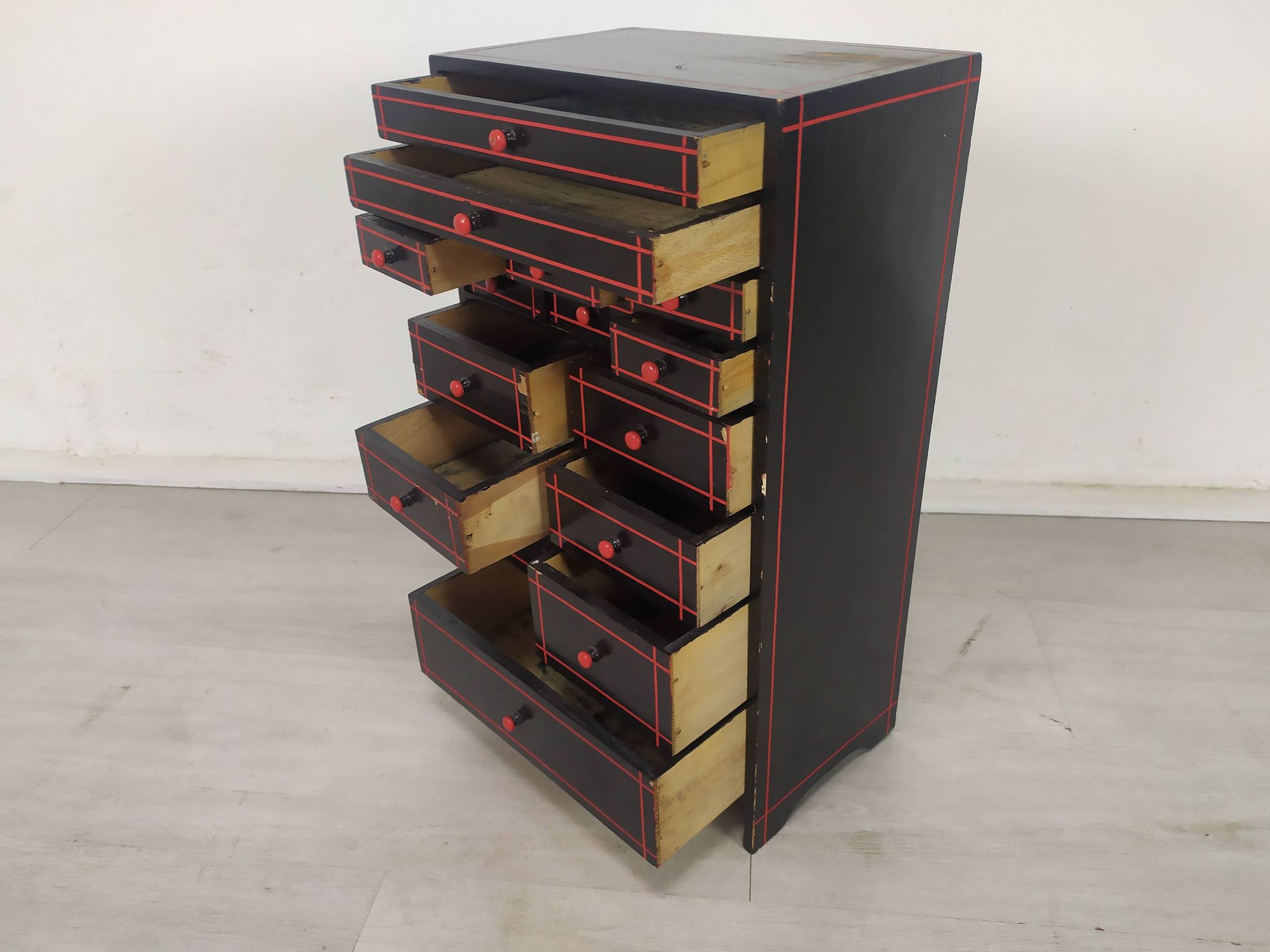 Trade furniture with drawers