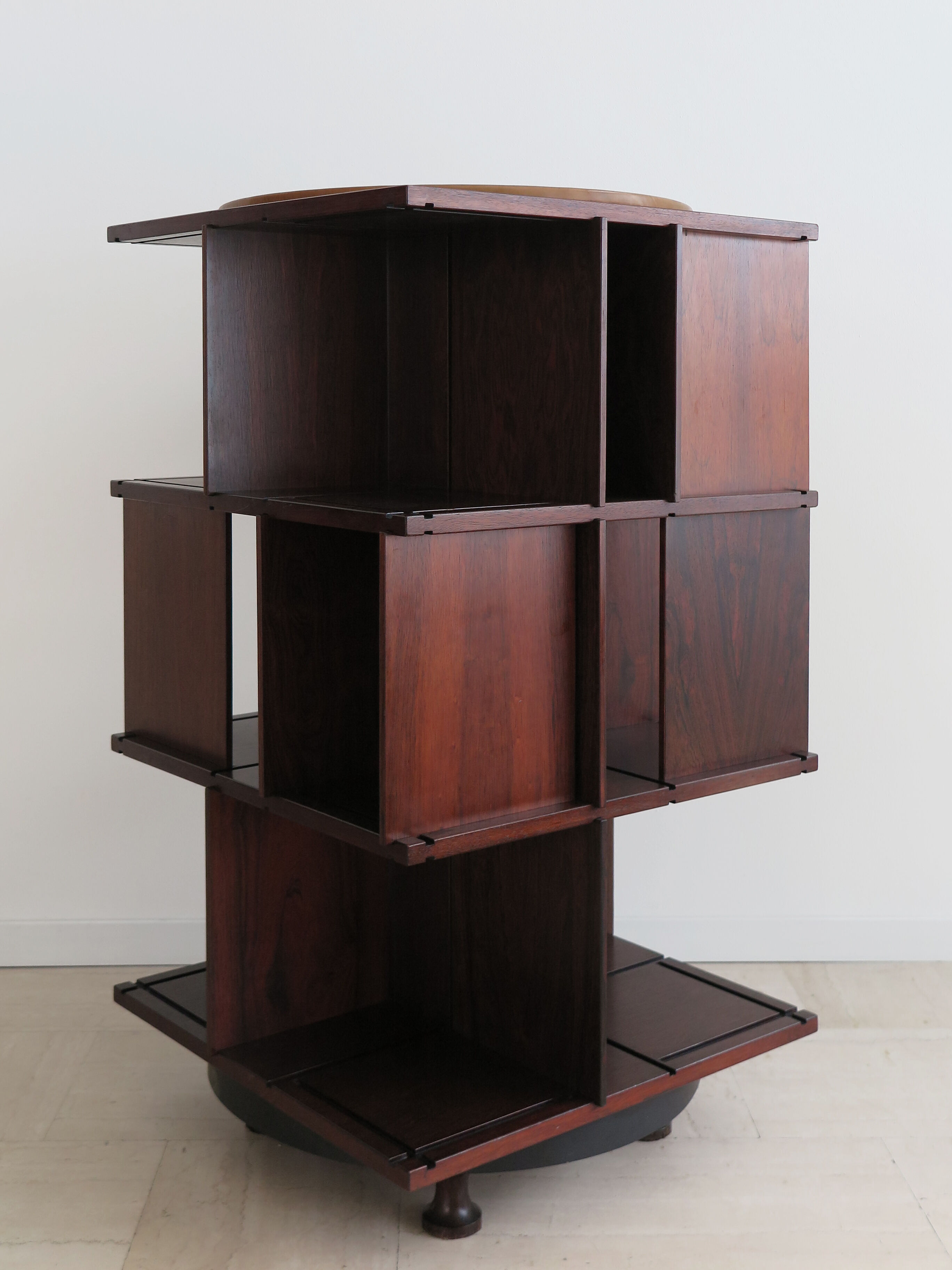 Gianfranco Frattini for Bernini swivel bookcase model 823 , Italy 1963