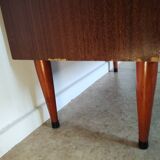 Chest of drawers with spindle legs