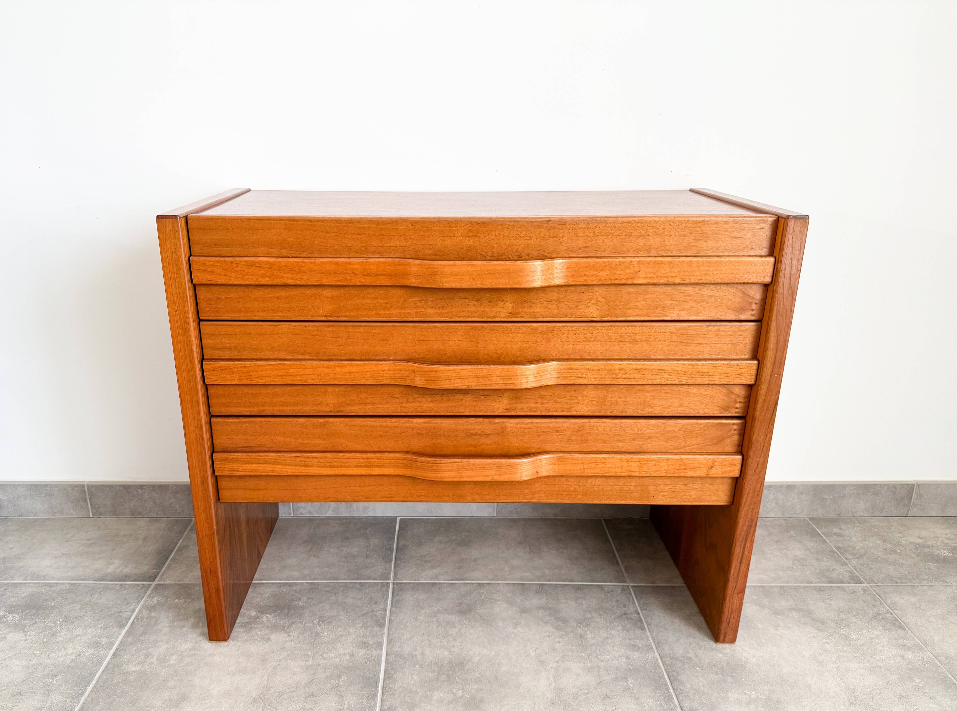 Elm chest of drawers dlg Maison Regain, vintage 70's