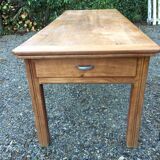 Table de ferme vintage en cerisier massif à 2 tiroirs et 1 tirette à pain.