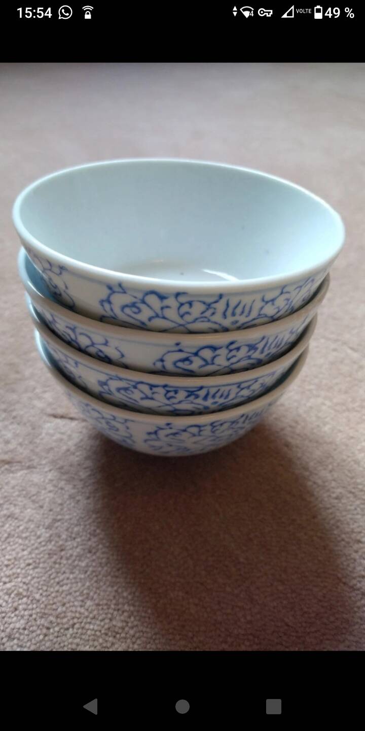 4 bowls in white and blue Chinese porcelain