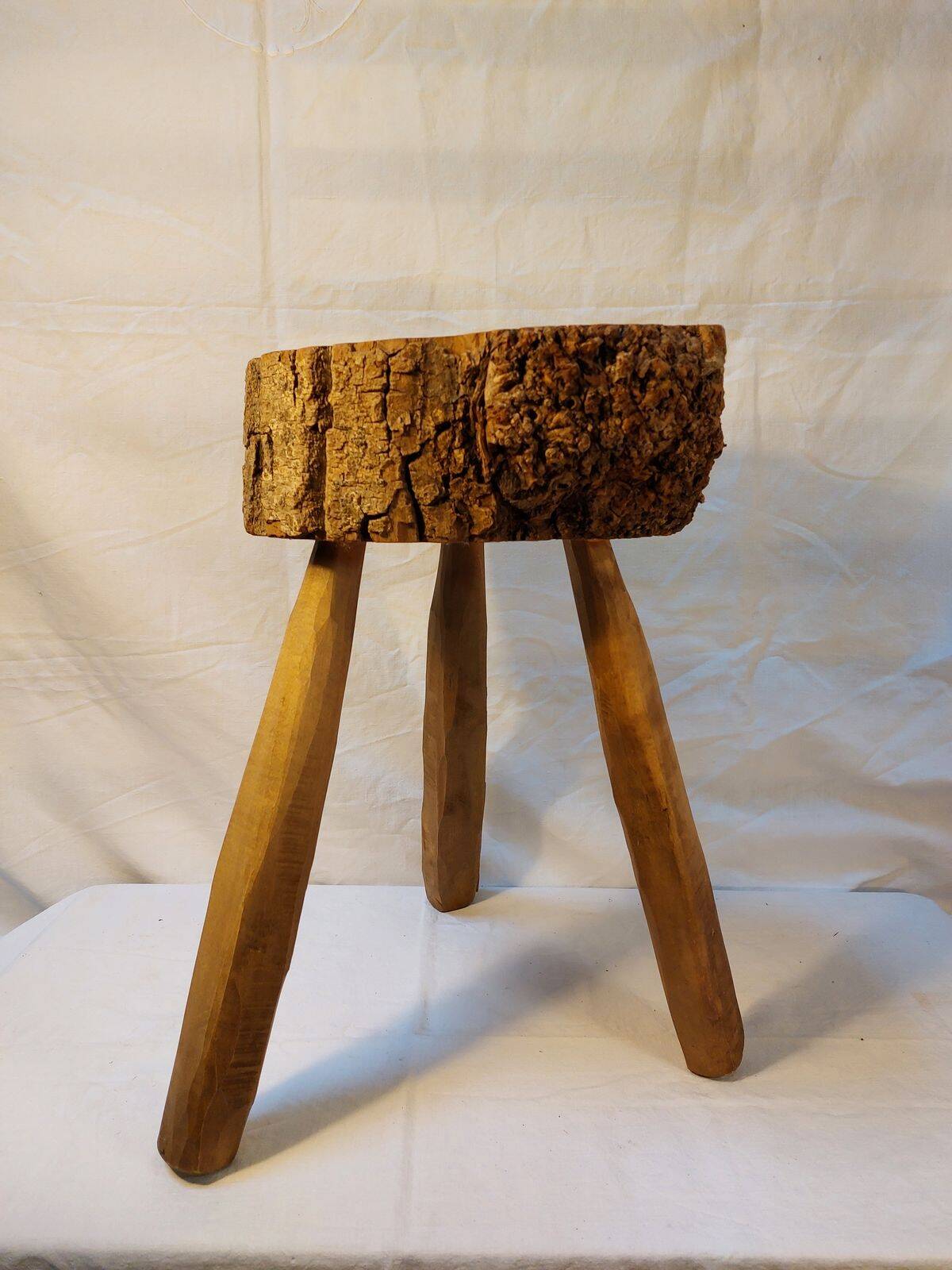 Brutalist tripod stool - French popular craftsmanship from the 20th century