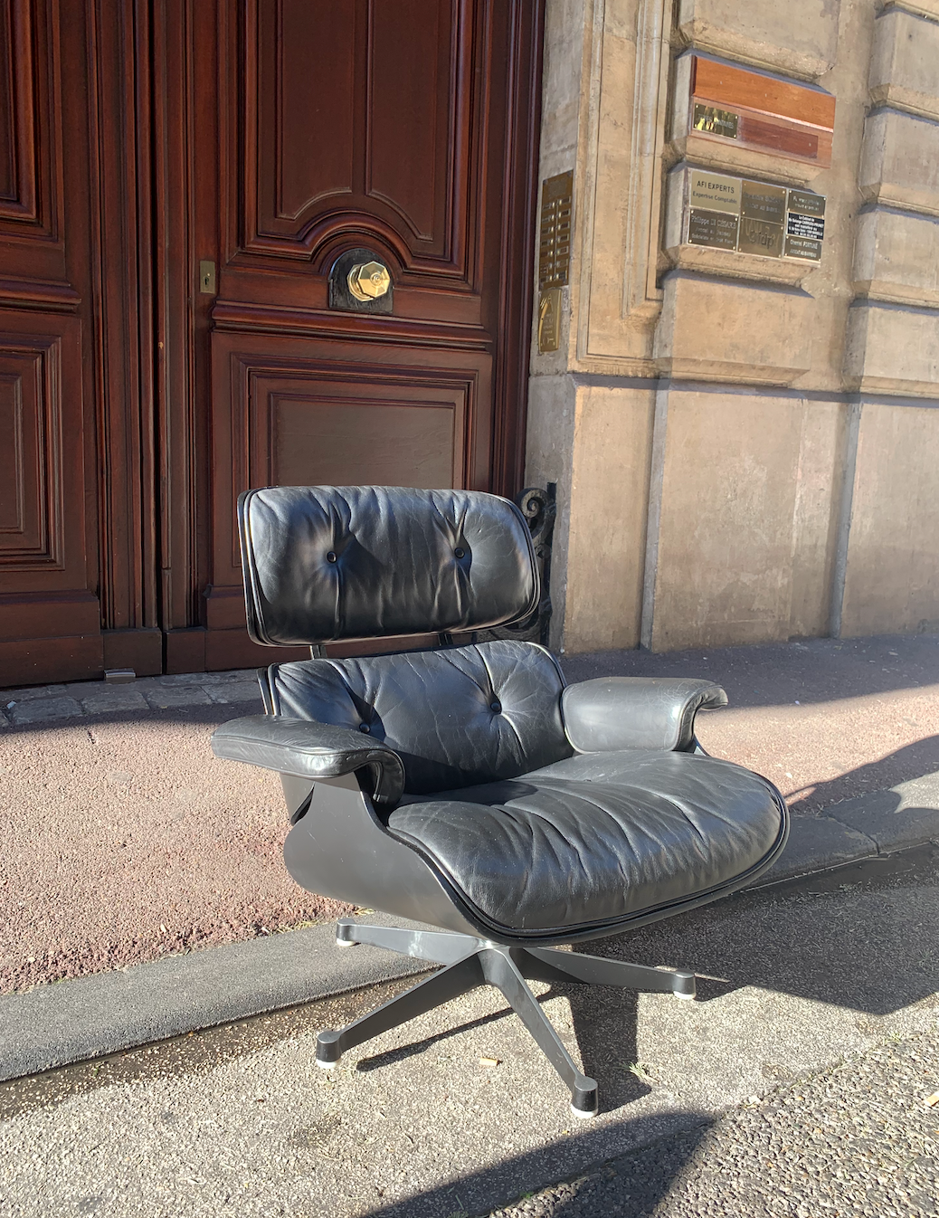 Lounge chair by Charles and Ray Eames for Mobilier International circa 70