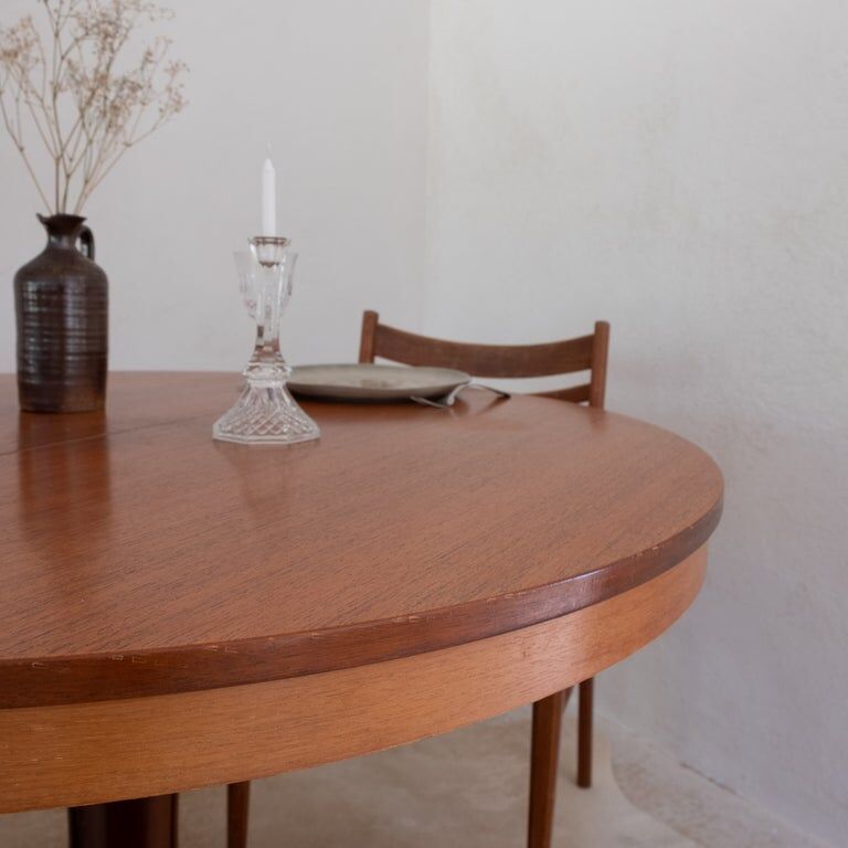 Baumann round table in teak