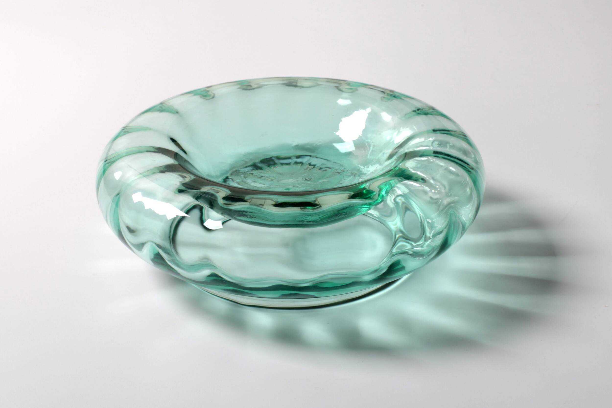 Cendrier en verre soufflé vintage teal, cendrier italien des années 50 / années 70