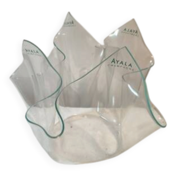 Ice bucket: Ayala