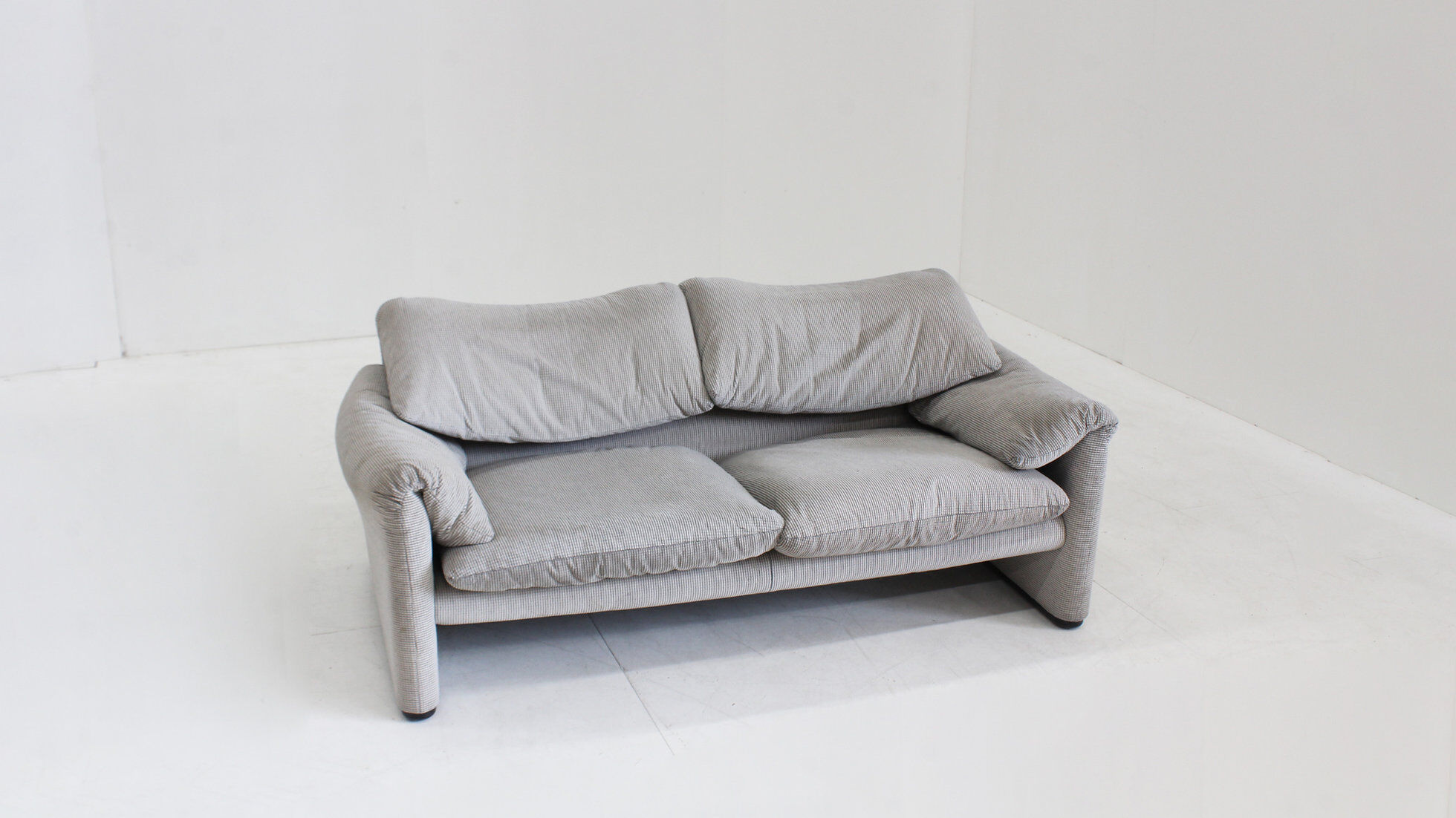 Vintage Cassina Maralunga 2 seater sofa Vico Magistretti