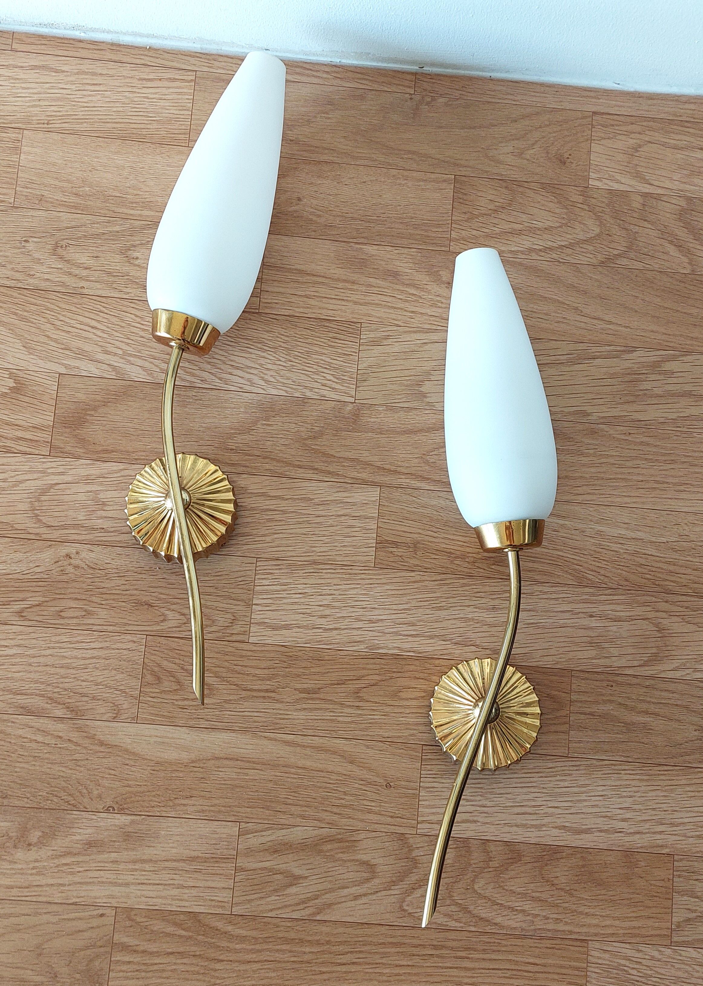 Pair of sconces in brass and opaline 1960