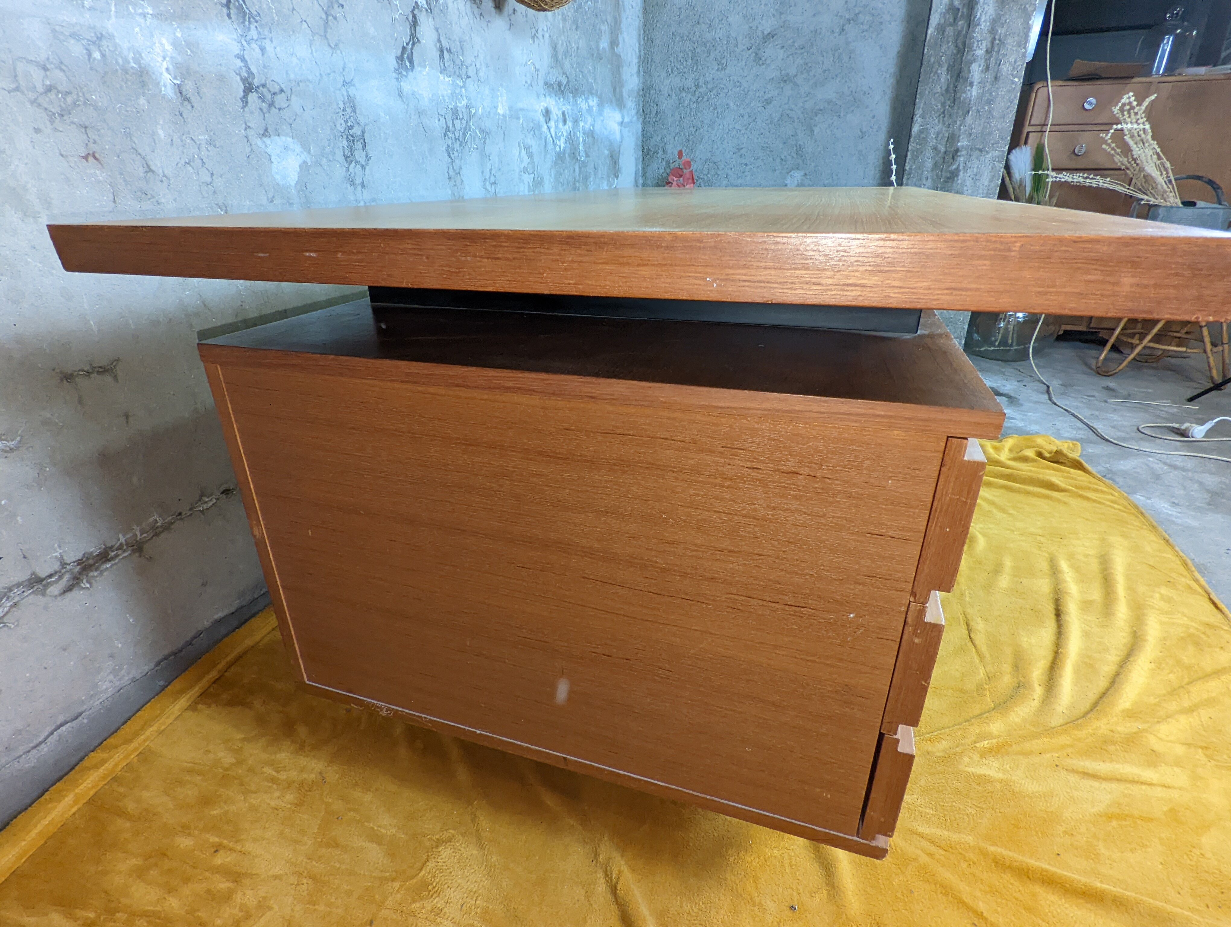 Minvielle desk in mahogany pierre guariche