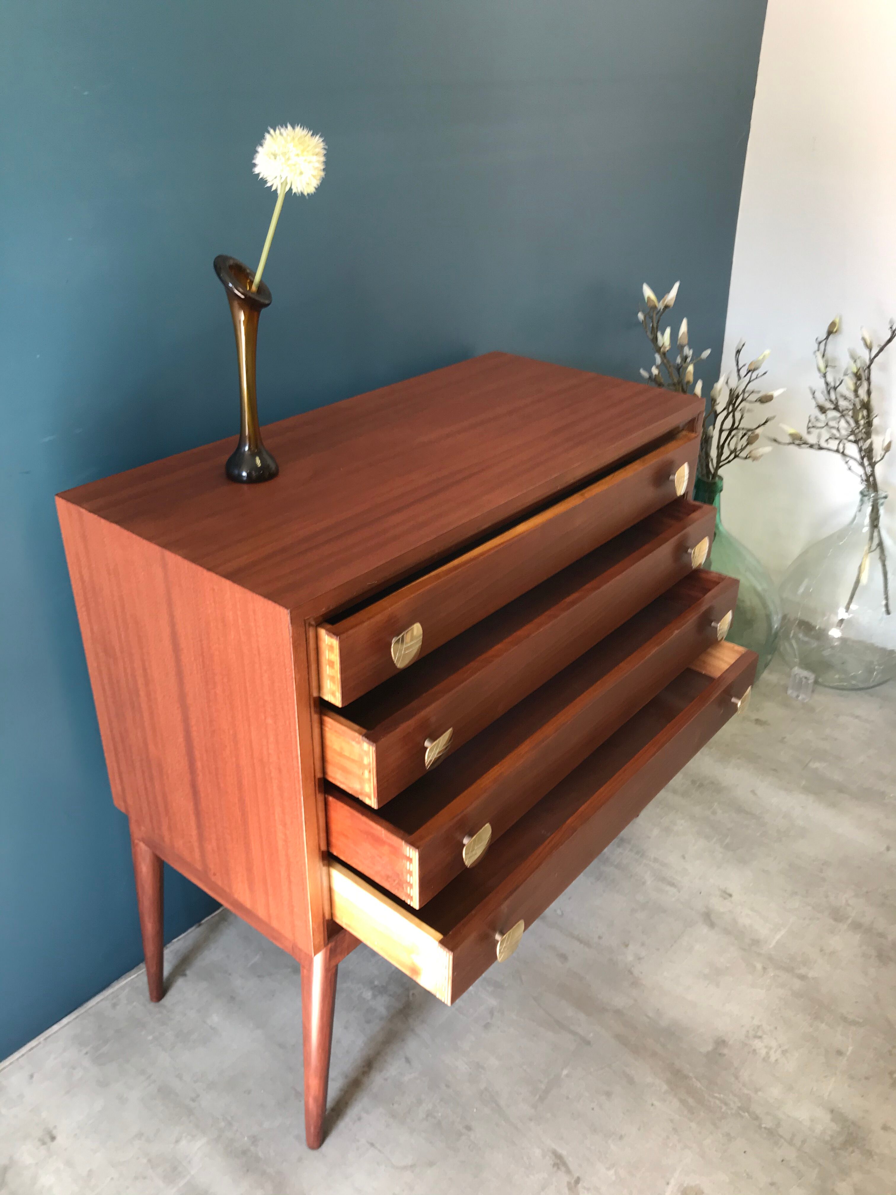 Chest of drawers 4 vintage drawers