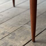 Round extendable table