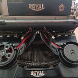 Old Royal NY USA typewriter 1930
